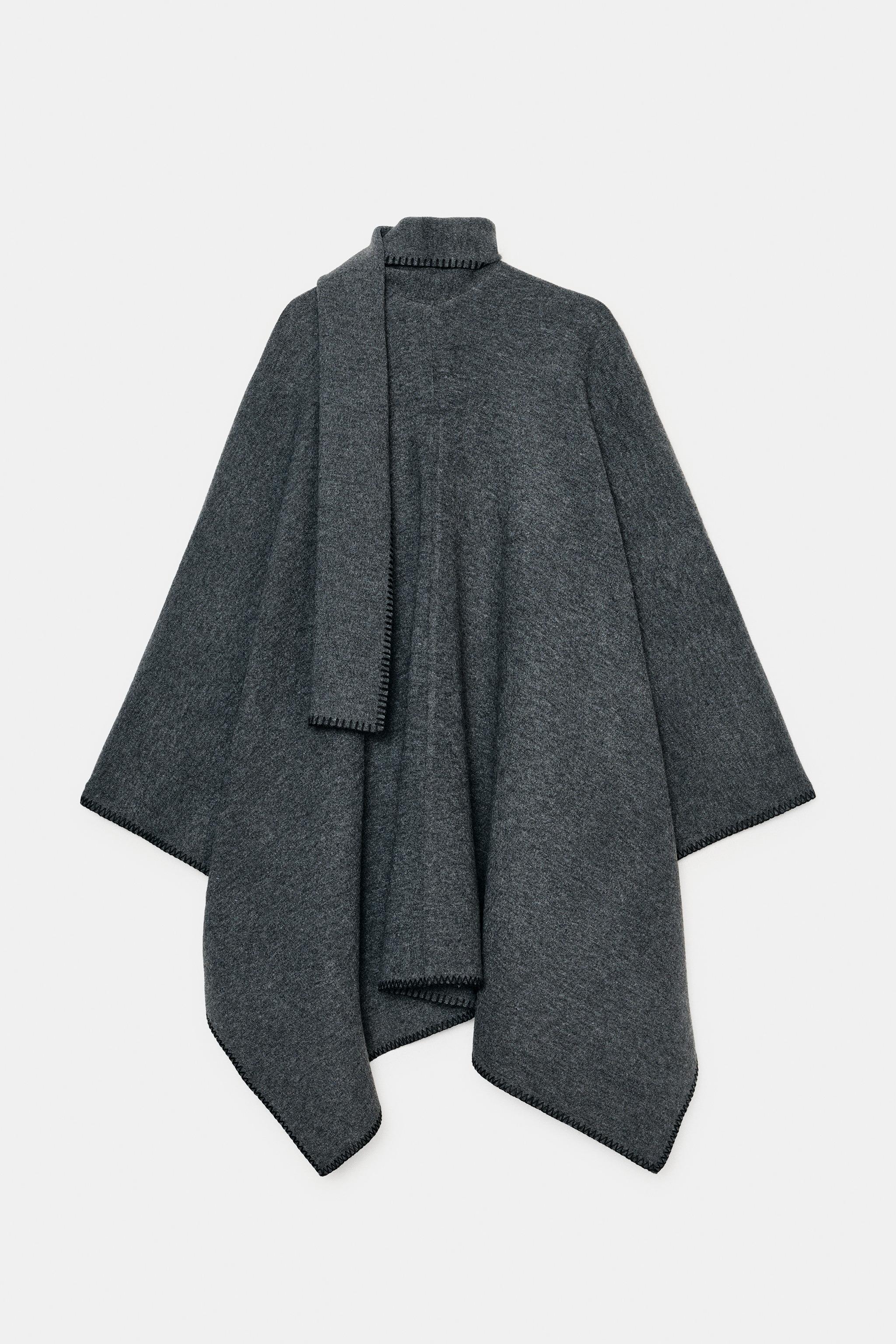 CAPE EN MAILLE AVEC ÉCHARPE ET FIL CONTRASTE